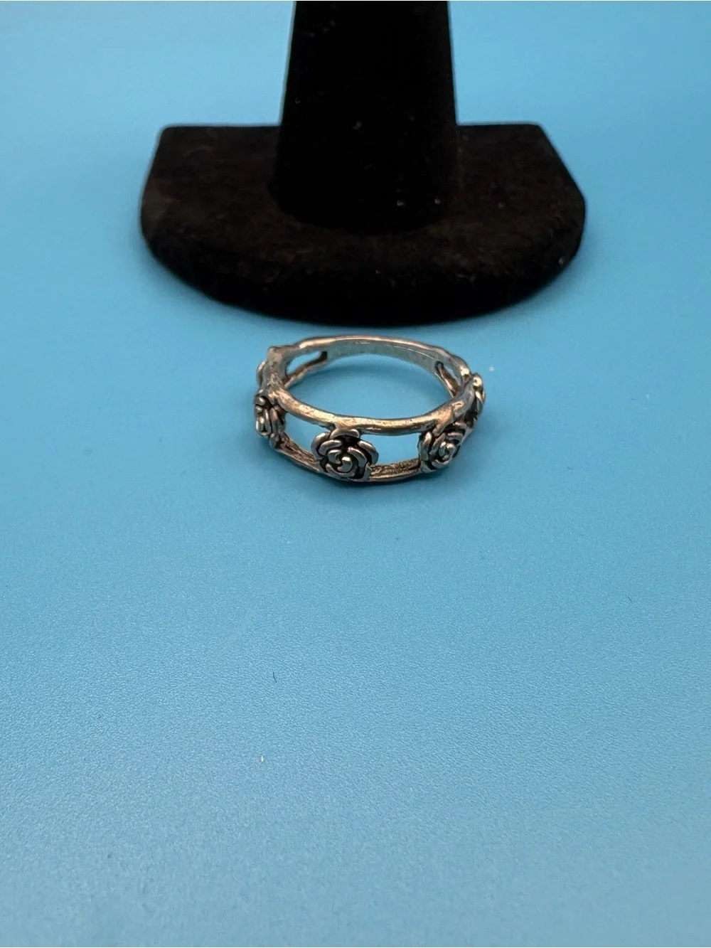 Rose Pattern Band Ring - - Picture 5 of 8